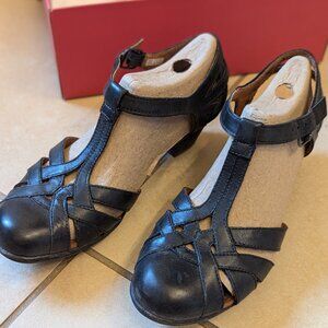 Cobb Hill Women's Aubrey Leather T-Strap Heels - Like New